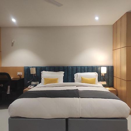 Jorhāt Clubway Grand A Boutique Hotel מראה חיצוני תמונה