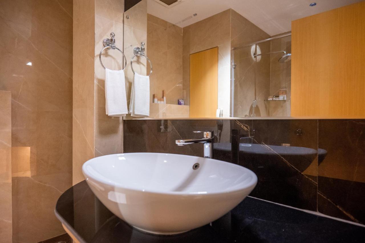 Jorhāt Clubway Grand A Boutique Hotel מראה חיצוני תמונה