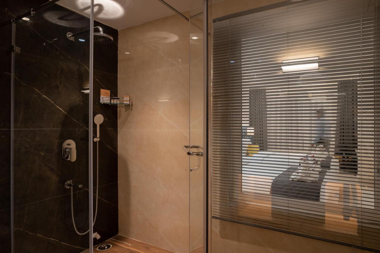 Jorhāt Clubway Grand A Boutique Hotel מראה חיצוני תמונה