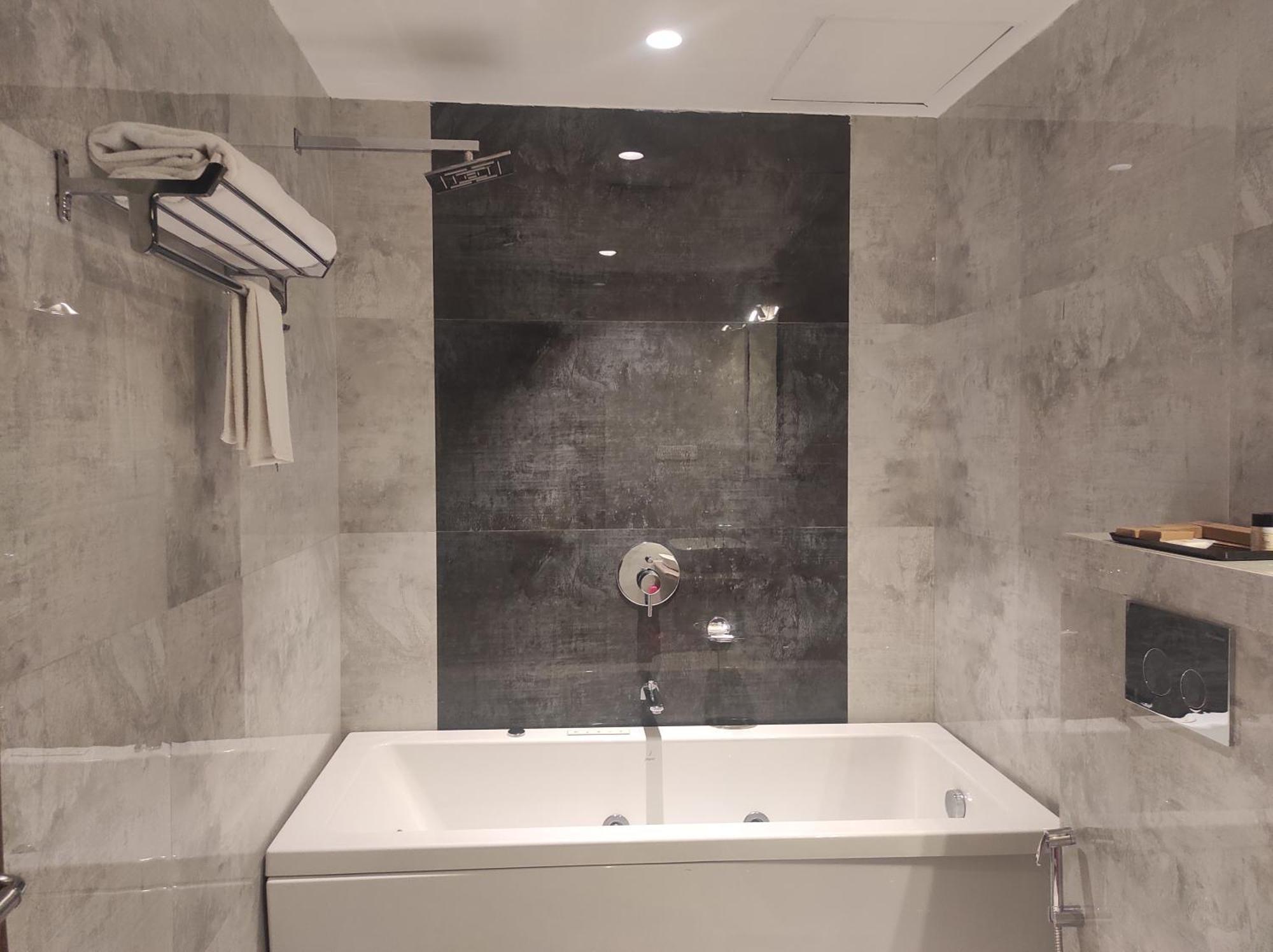 Jorhāt Clubway Grand A Boutique Hotel מראה חיצוני תמונה
